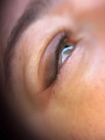 Eyeliner semipermanent pleoape Baia Mare - Alessandra Crețu