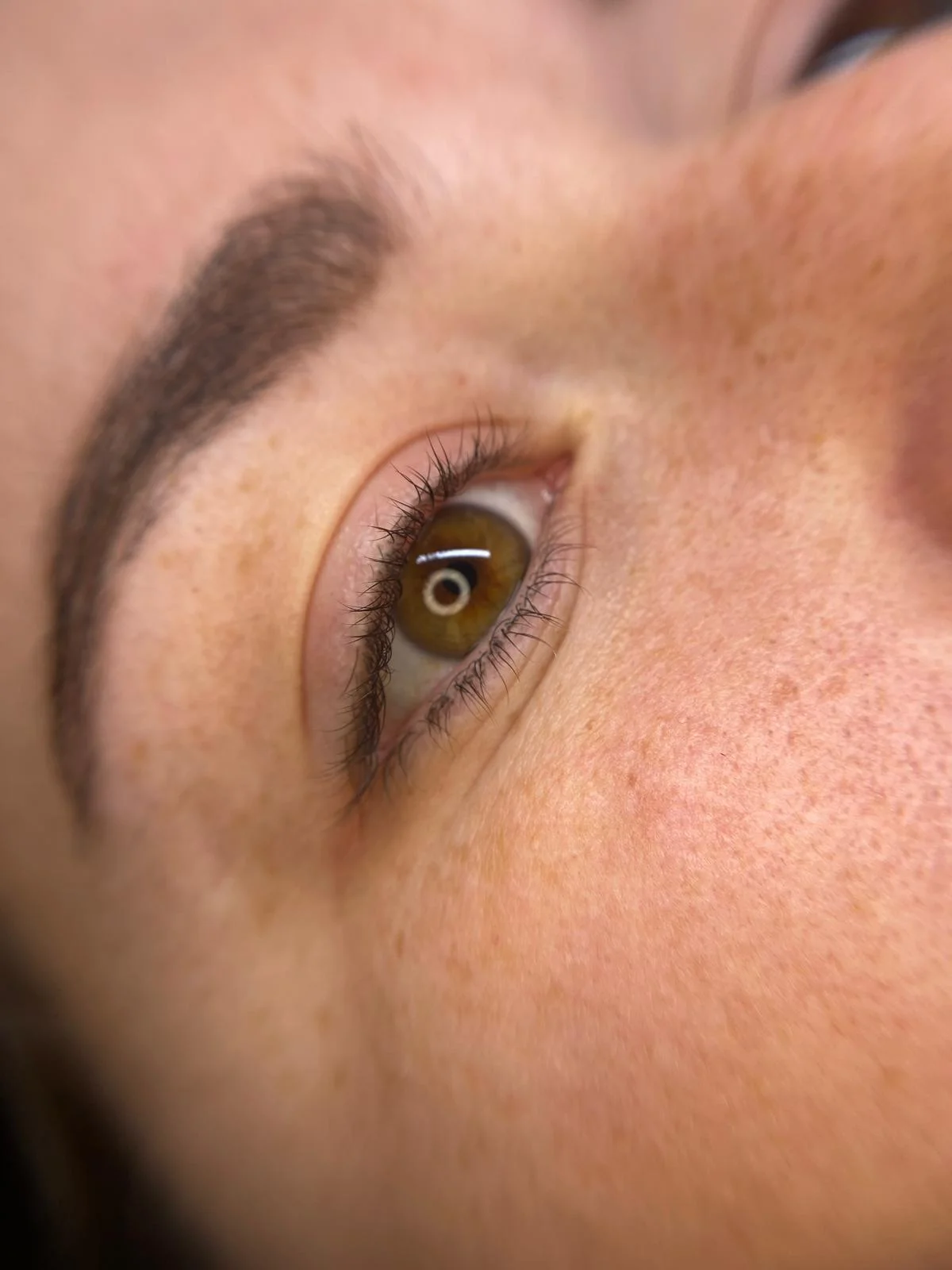 Andreea înainte de eyeliner permanent PMU Baia Mare